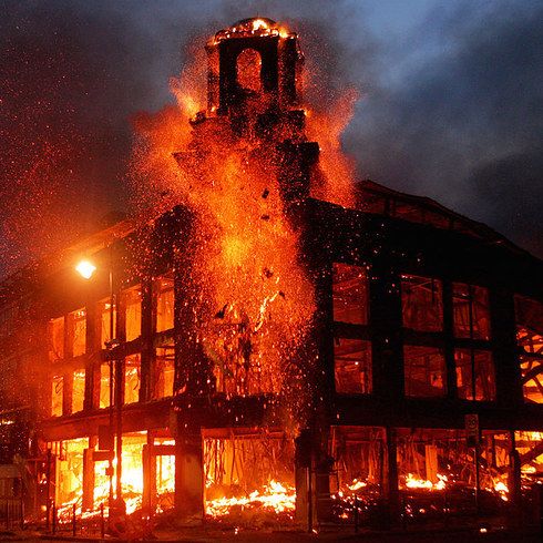 مشکلات-حقوقی-بیمه-آتش-سوزی